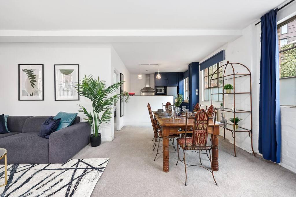 Two-bedroom Short Term & Flexible Renting Hackney With Free Wifi And Roof Terrace!