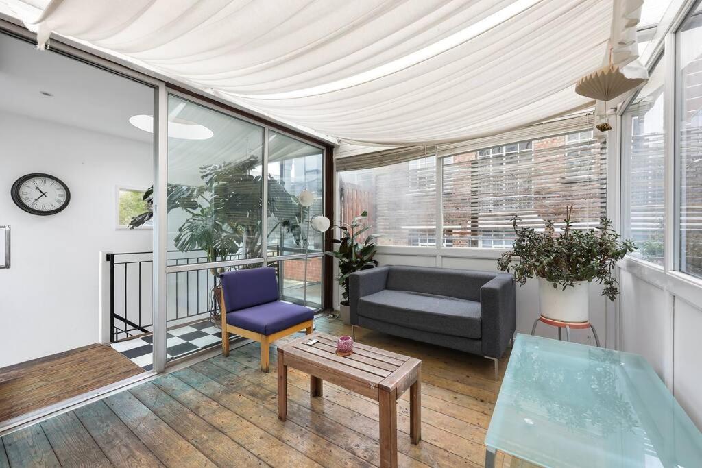Two-bedroom Short Term & Flexible Renting Hackney With Free Wifi And Roof Terrace! * Londra