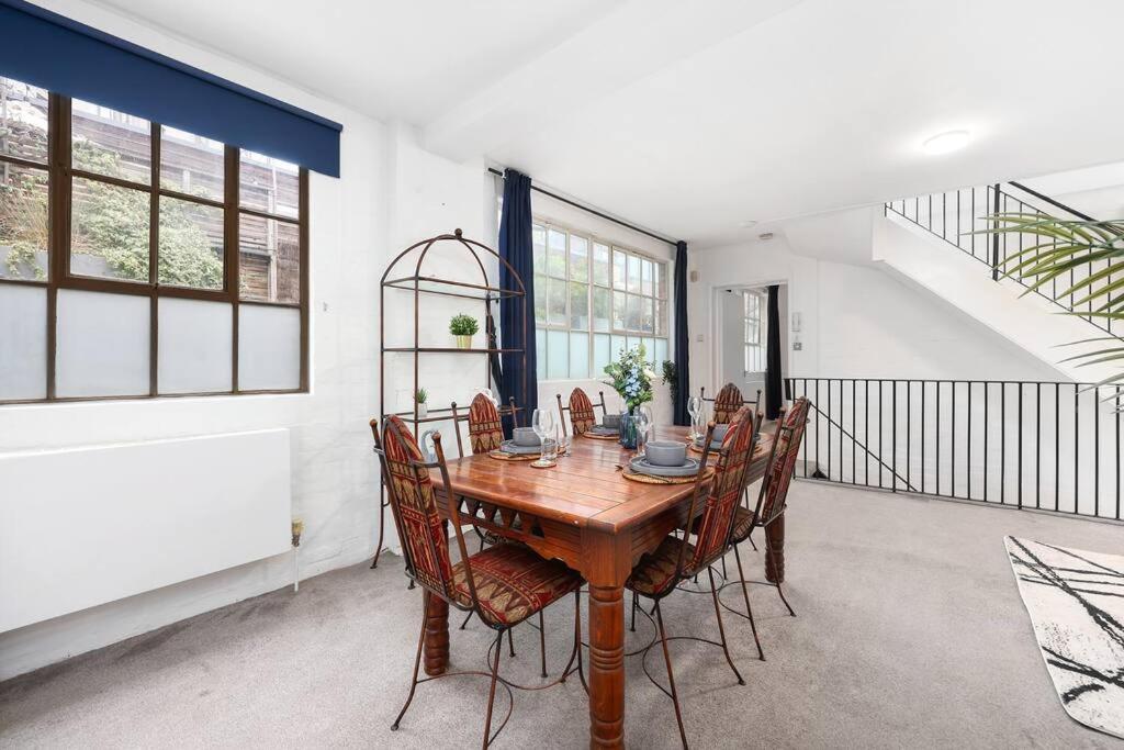 Two-bedroom Short Term & Flexible Renting Hackney With Free Wifi And Roof Terrace! *
