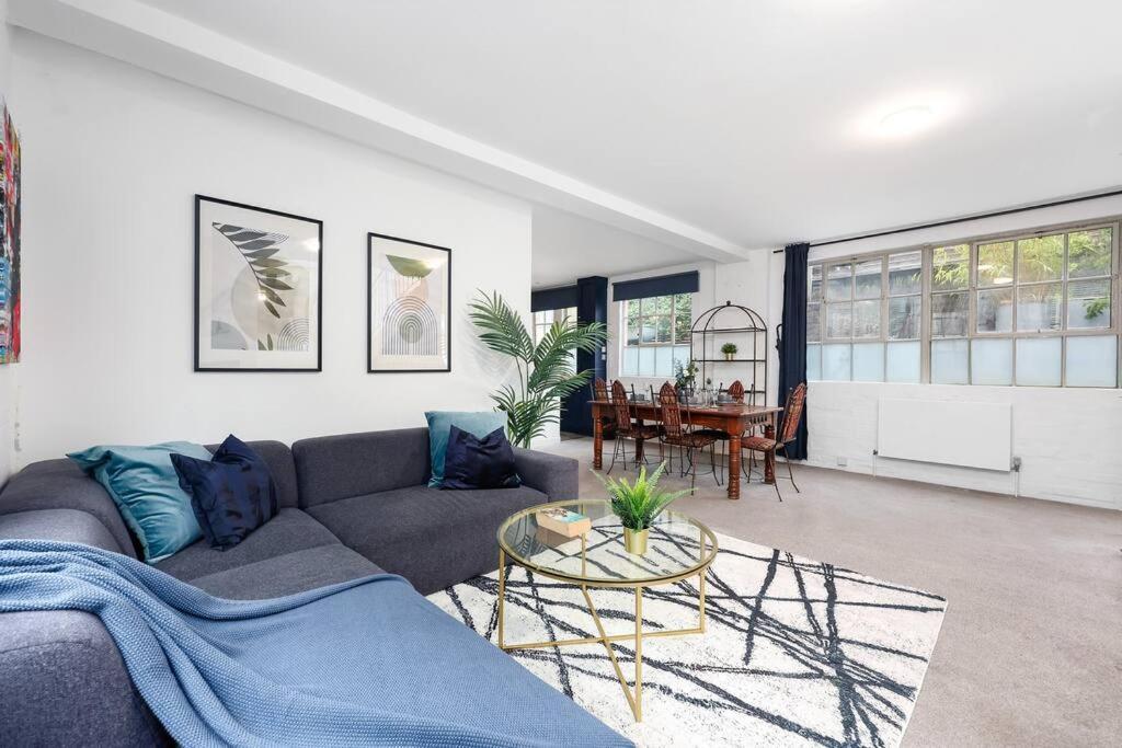 Two-bedroom Short Term & Flexible Renting Hackney With Free Wifi And Roof Terrace! * Londra