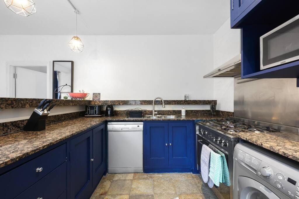 Two-bedroom Short Term & Flexible Renting Hackney With Free Wifi And Roof Terrace! * Londra