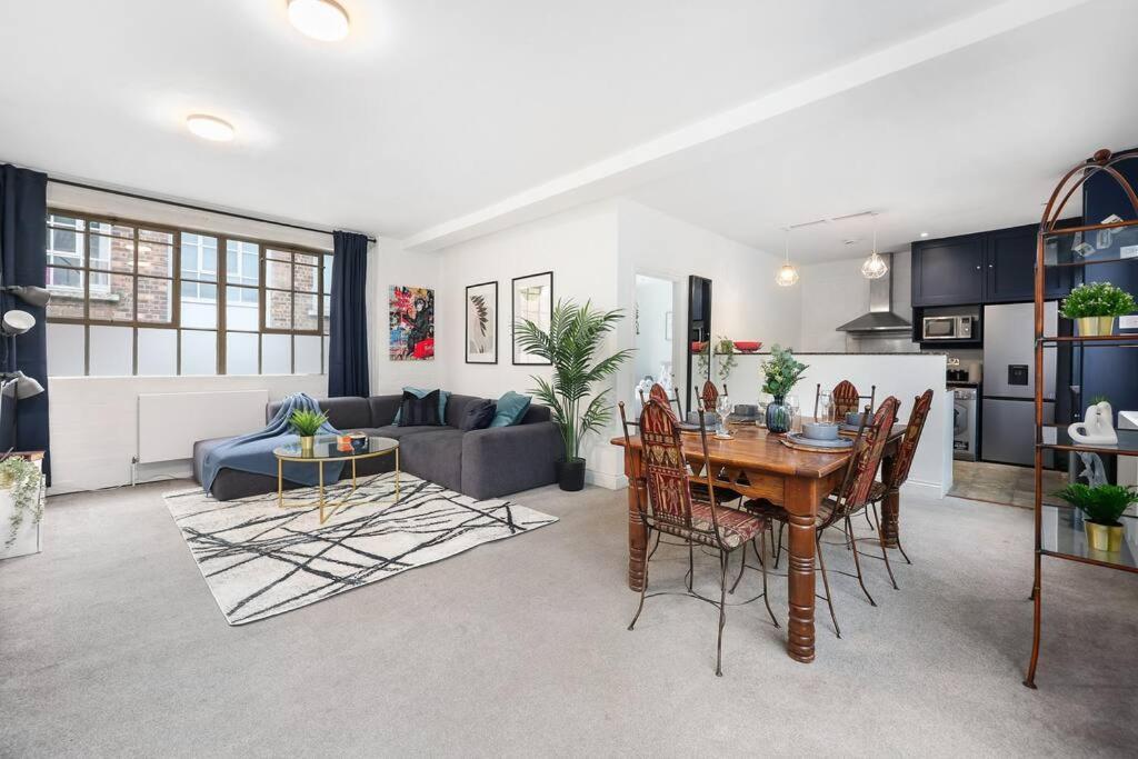 Appartamento Two-bedroom Short Term & Flexible Renting Hackney With Free Wifi And Roof Terrace! Londra