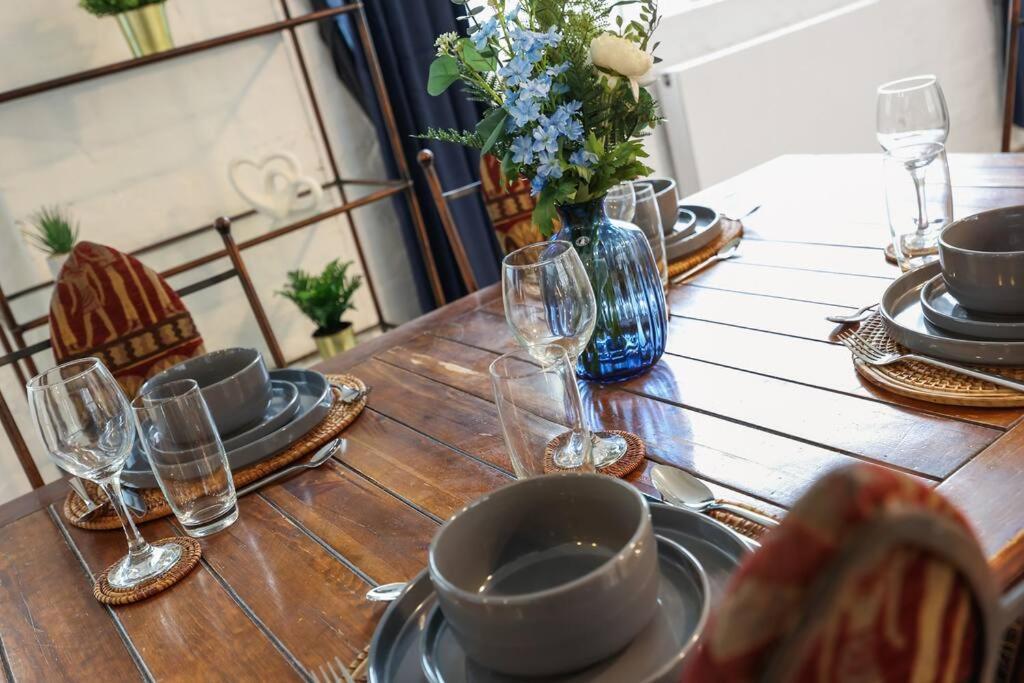 Two-bedroom Short Term & Flexible Renting Hackney With Free Wifi And Roof Terrace! Appartamento Londra