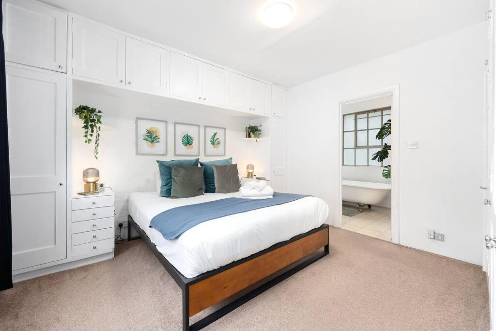 Appartamento Two-bedroom Short Term & Flexible Renting Hackney With Free Wifi And Roof Terrace! *